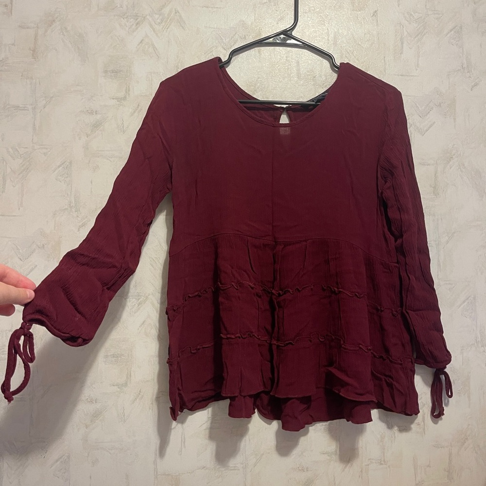 Women’s American Eagle burgundy long sleeve blouse - XS